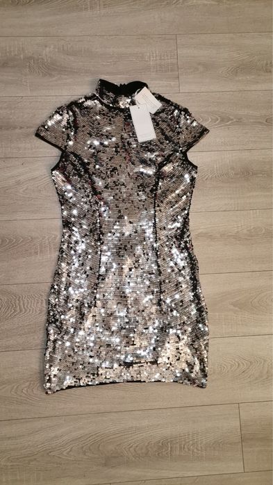 Rochie scurta din paiete argintii