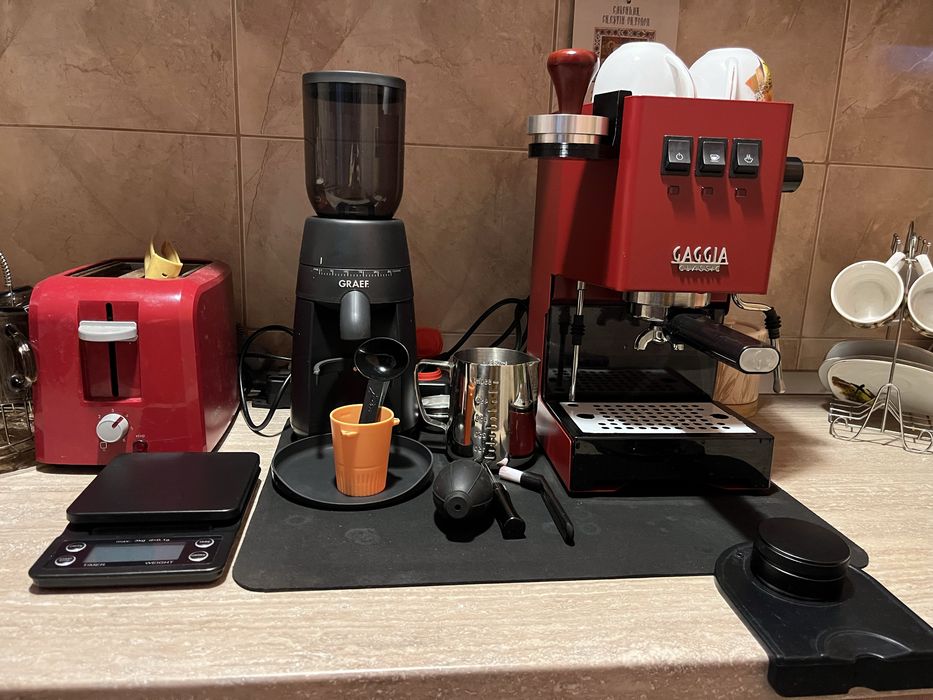 Espressor Gaggia Classic Pro + râșniță Graef CM702