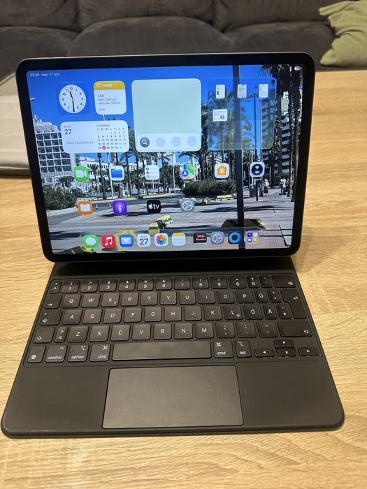 Ipad pro 11 inchi +magic keyboard