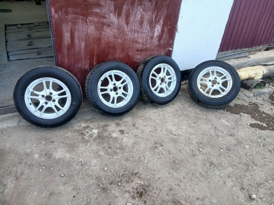 Продается зимние балоны с дисками