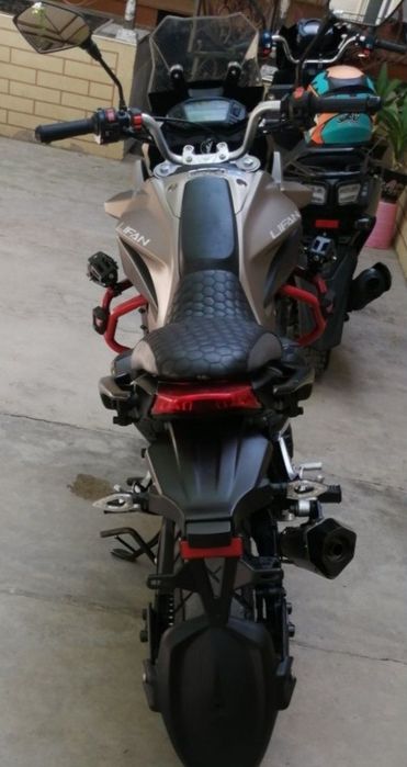 LIFAN  KPT 200

Клиренс: 190 мм.

Объём топливного бака: 14 л.

Расход