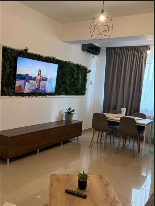 Inchiriez apartament