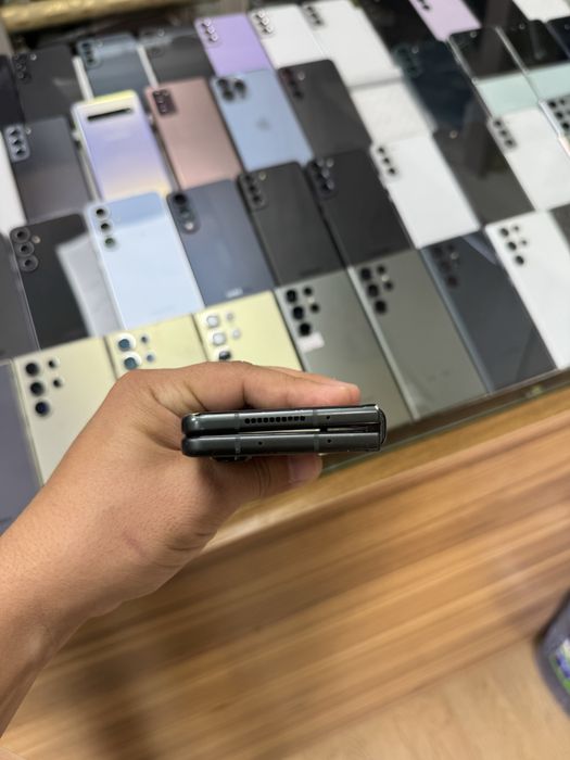 Samsung Fold 3 12/256Gb