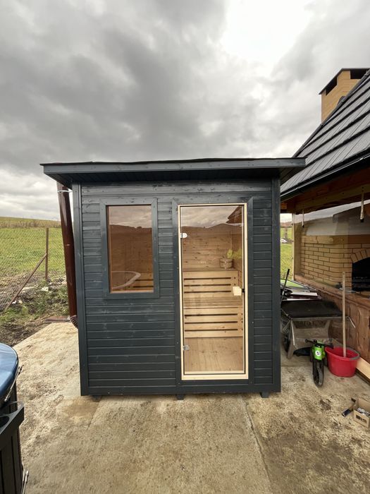 Ciubar din acril si sauna