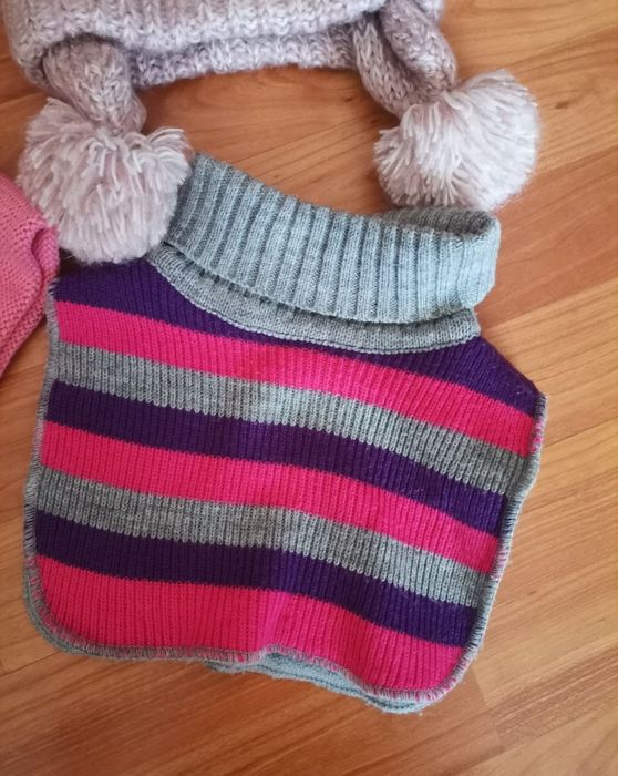 Căciuli fetite 3-4 ani, lot pret 20 lei