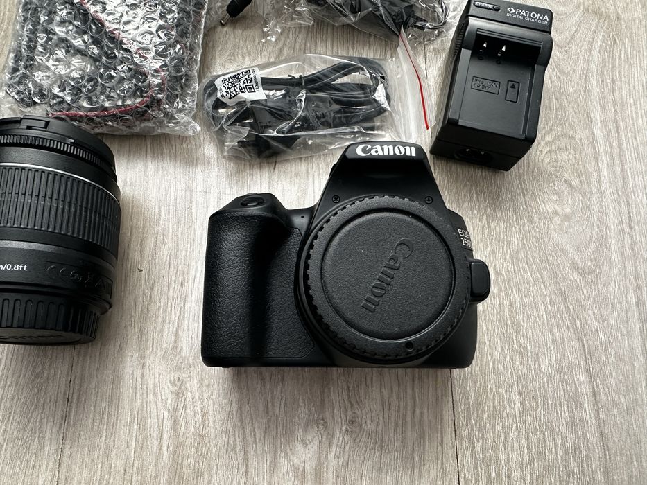 Canon EOS 250D + obiectiv 18-55 IS STM (Kit) | 4K | WiFi | Touchscreen