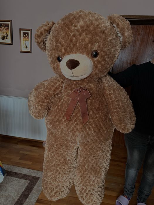 Голямо плюшено мече