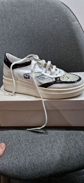 Adidasi dama Melania