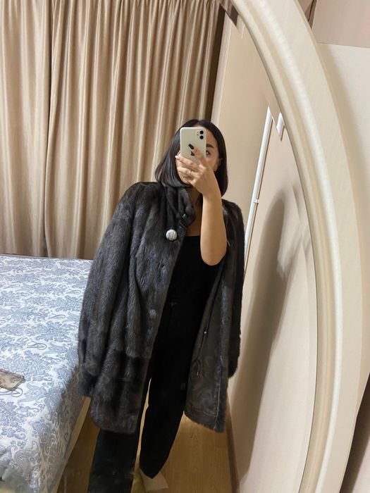 Шуба б/у шерсть натуральная.