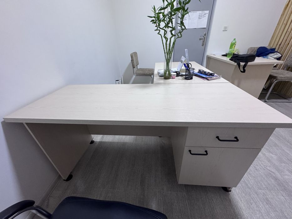 Распродажа офисной мебели: столы, шкафы, кресла, тумбы