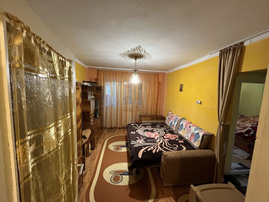 Vand apartament urgent!