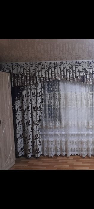Продам партьерные шторы без тюли
