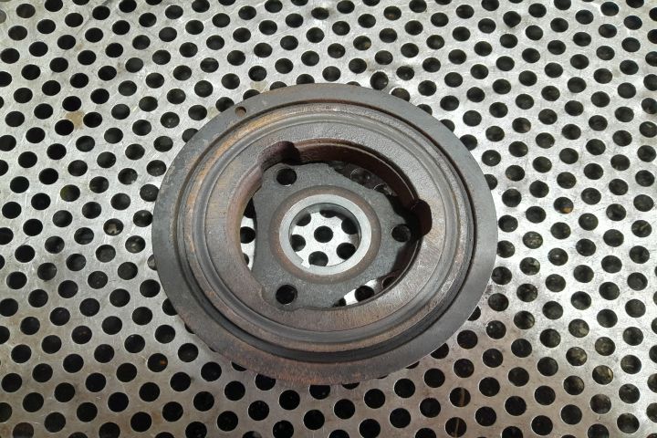 Fulie vibrochen J1093015 J1093015 Mazda 3 BM