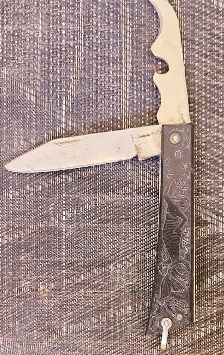 Стар руски нож, следи от патина