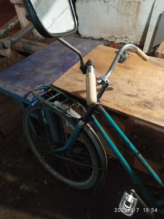 Продам велосипед урал.