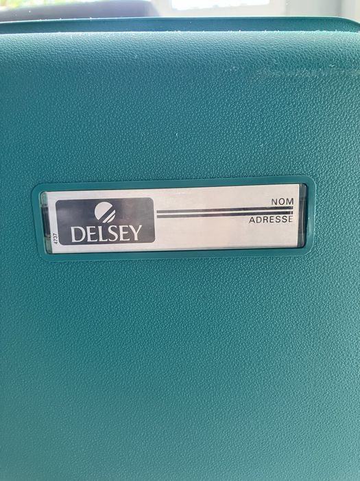 Куфари Delsey...