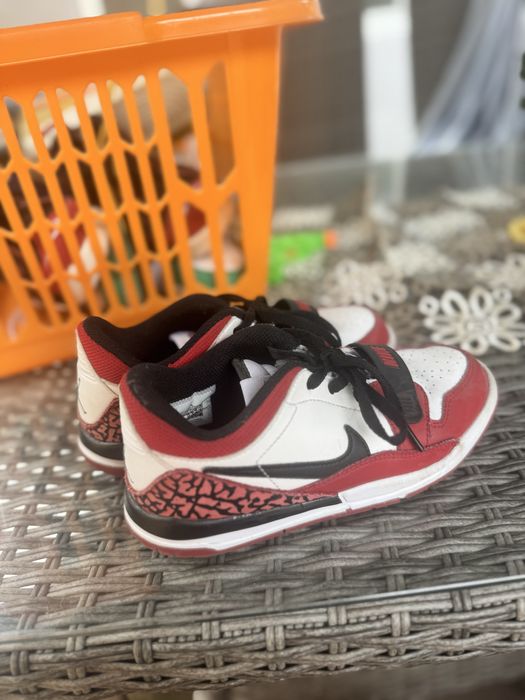 adidasi air jordan