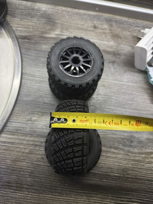 Гуми за от Traxxas Форд фиеста Rally 1/10