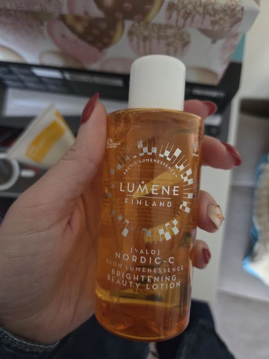 Козметика за лице и коса lumene, apivita, calinchi, lalga, milk shake