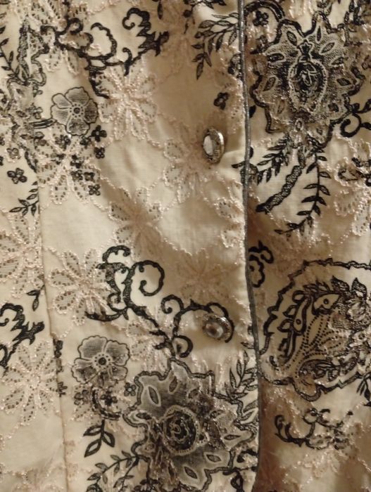 Продам женский летний костюм