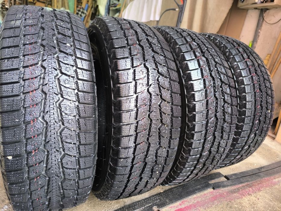 225/60R16 зимни гуми Toyo Observe GS16