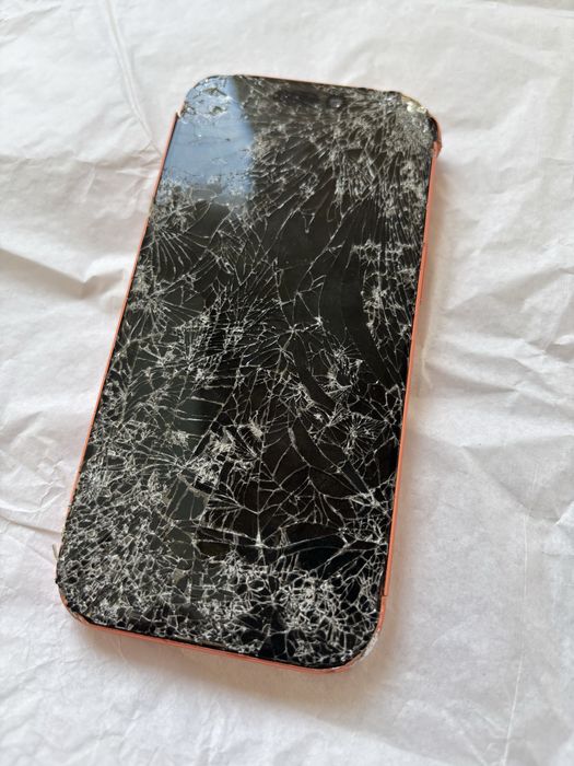Iphone 17 pro за части .
