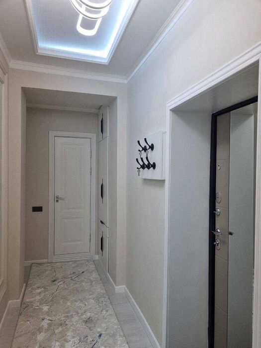 ПРОДАЕТСЯ 2/2/4 63м2 на: ул. Навои Урда