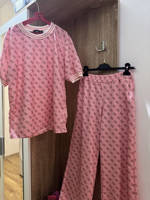 Дамски розов екип