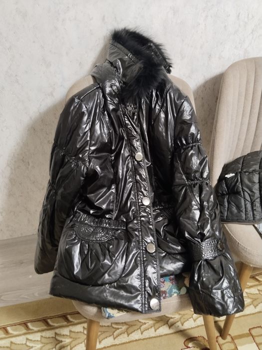 Продам куртку чернаЯ