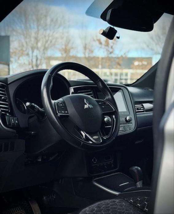 Mitsubishi Outlander, 2020 года