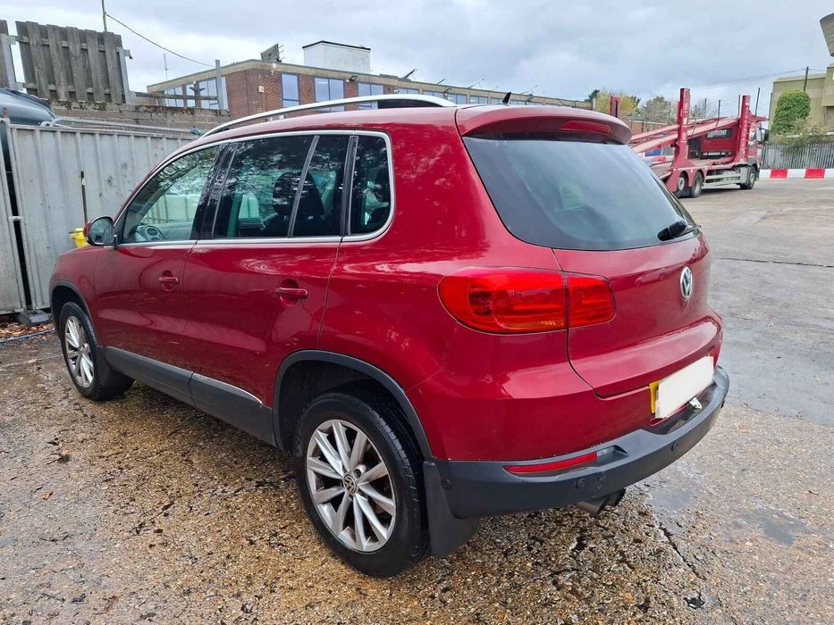 Bara Fata Completa Volkswagen Tiguan 2013 SUV Alte culor