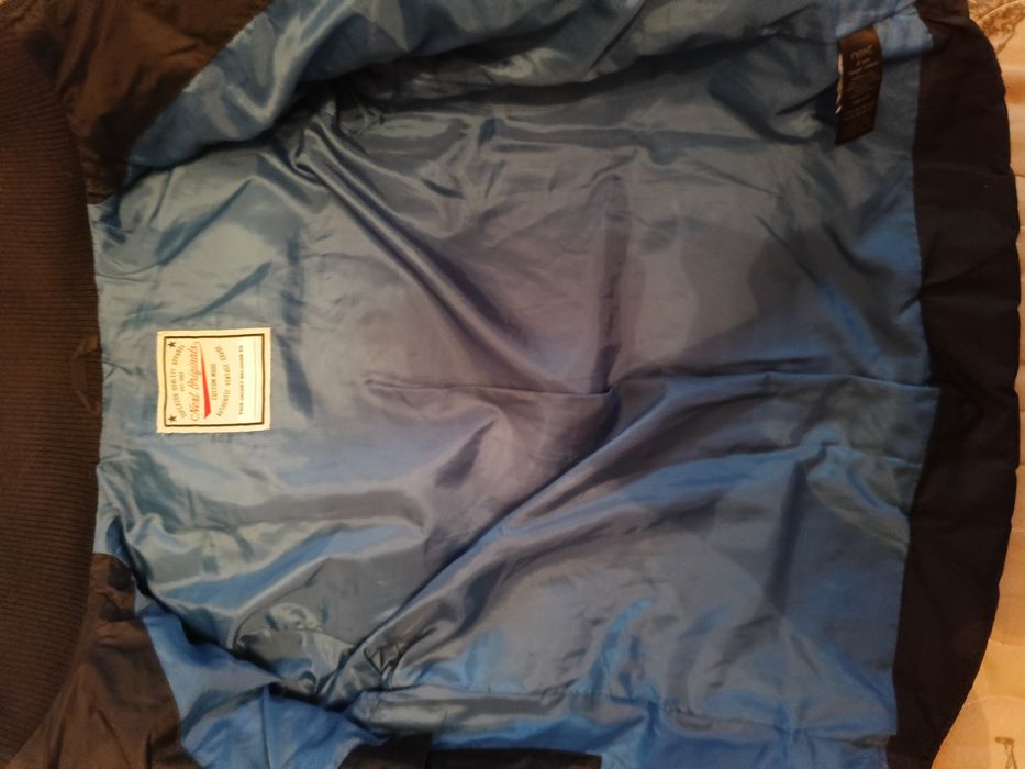 Продам куртку детскую, вторая в подарок