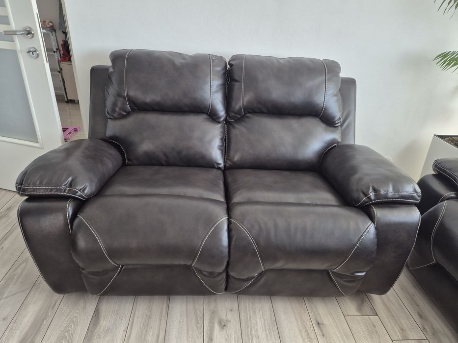 Vand set canapea  cu recliner