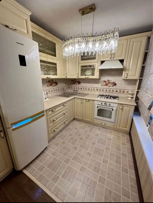 Продается 5ти ком квартира, ориентир: посольство Японии, 144м²