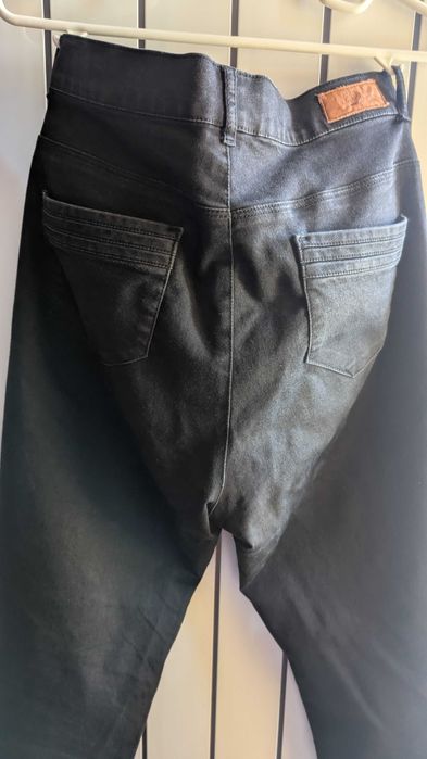 Дънки Enjoy размер 42 еластични черни