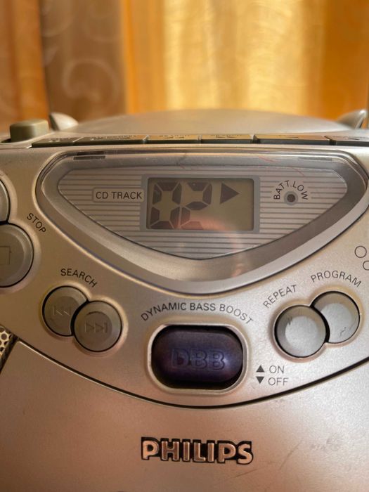 Радиокасетофон с CD Philips