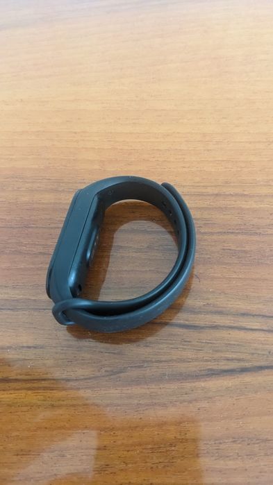 Отдам фитнес браслет Xiaomi