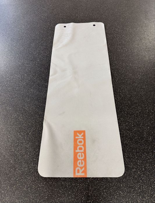 24 Saltele Reebok Yoga
