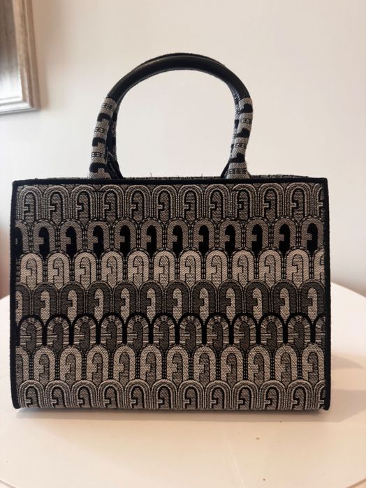 Furla Opportunity S size