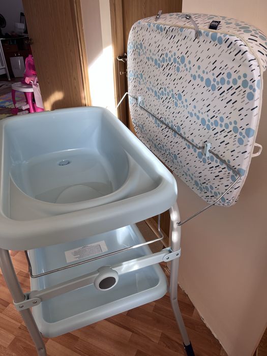 Vand cadita Chicco cu suport de infasat in stare foarte buna