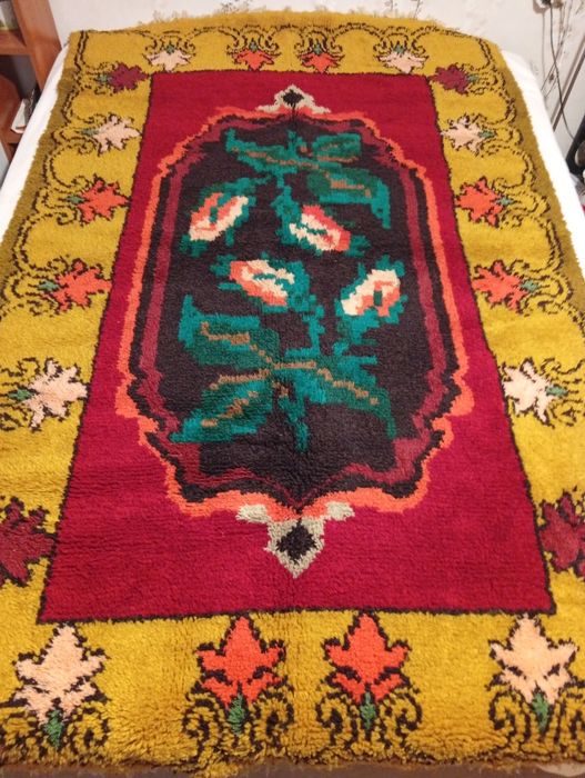 Китеник, халище, губер /постелка, завивка, килим/ 100 % вълна