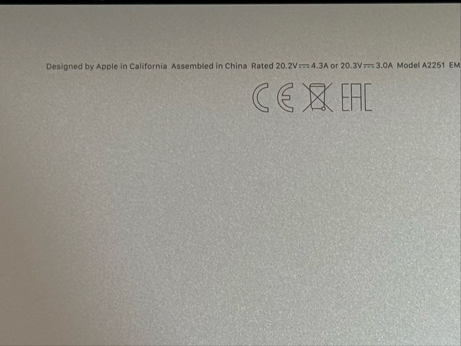 MacBook Pro 13 inch A2251 i7/16GB RAM/512GB SSD