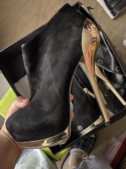 Туфли на шпильках