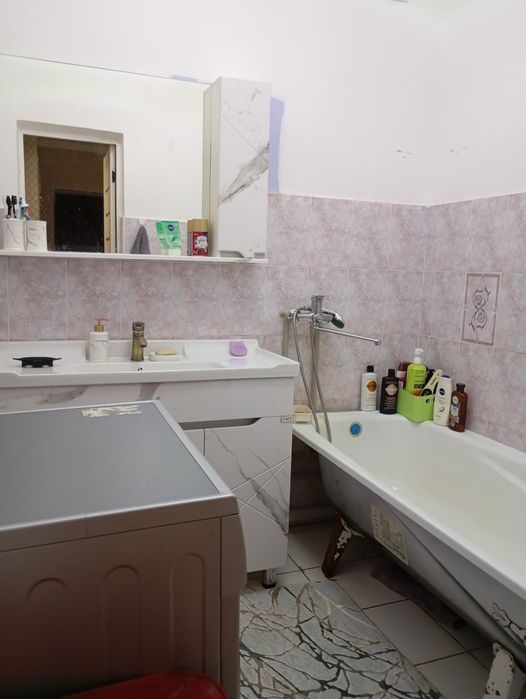 Продаетса 3комнатная квартира навастроика титов