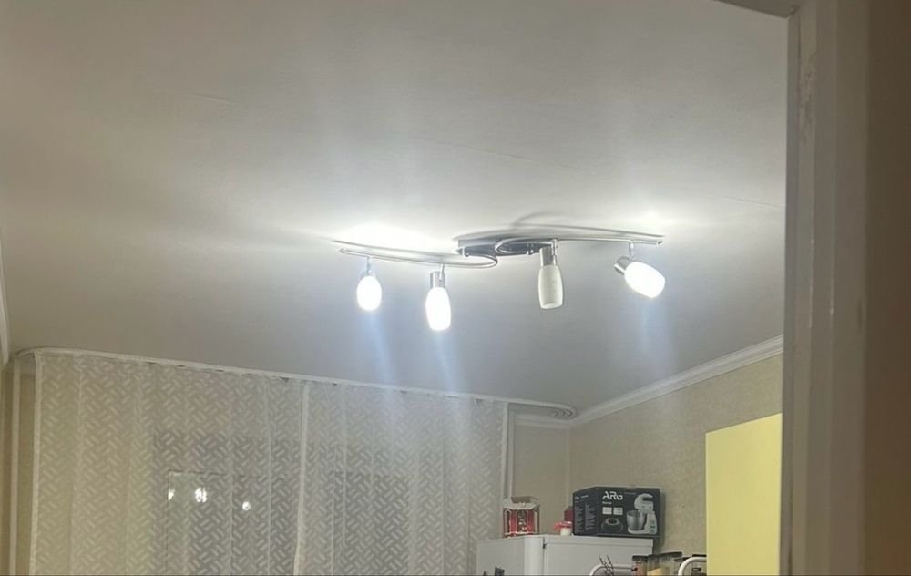 Продам люстру за 2000