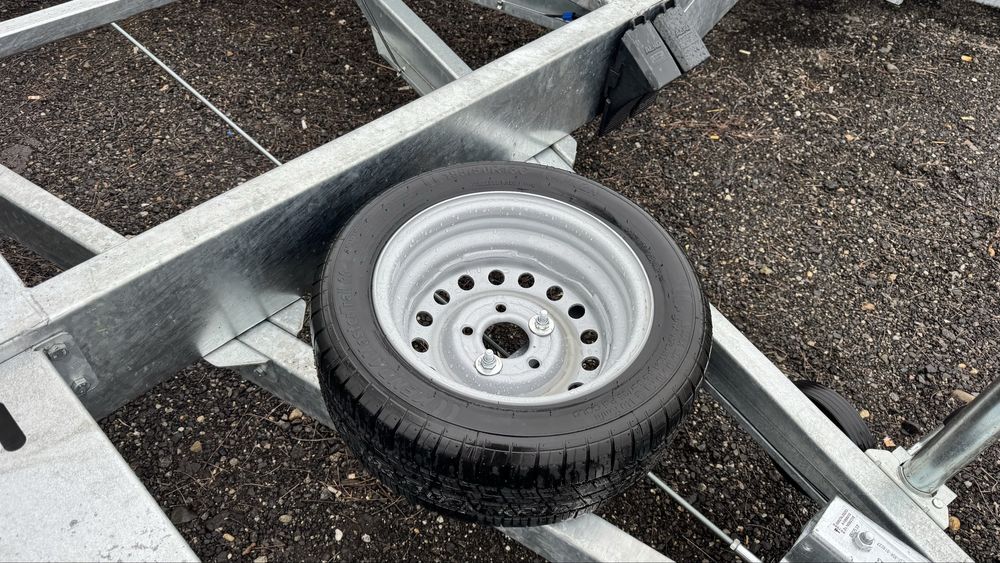 Remorca auto FOOWEE 450x204cm 2700kg