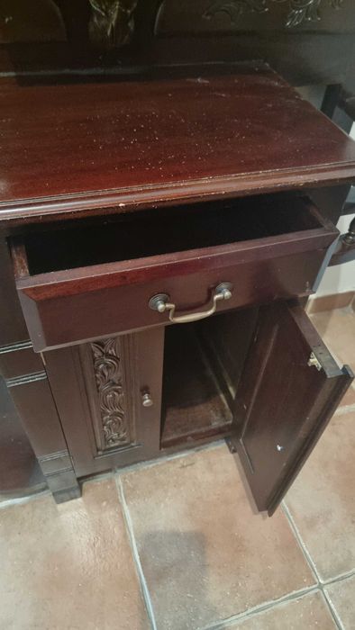 Cuier din lemn masiv cu oglinda si depozitare