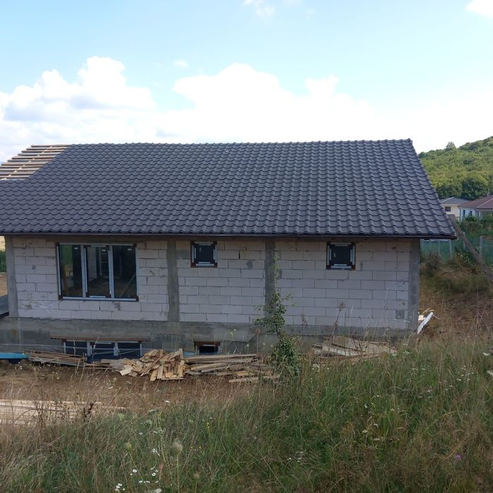 Meseriași constructori