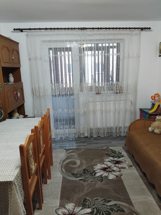 Vand apartament cu 2 camere