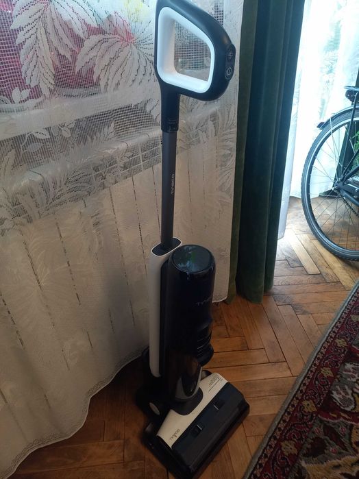 Продавам вертикална прахосмукачка Tineco - Floor One S5 Extreme